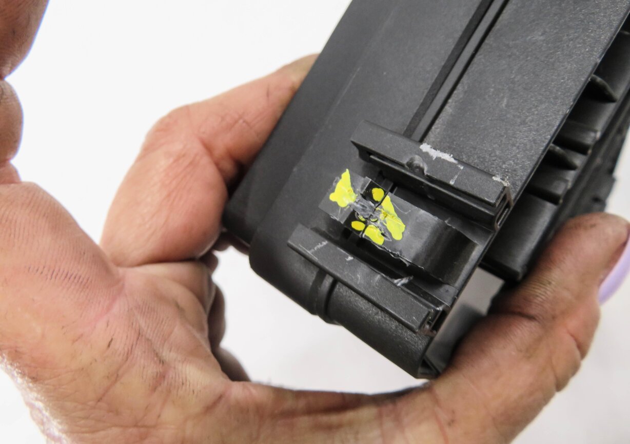 Thumbnail 7: 2009 MERCEDES GL320 (X164) REAR FUSE BOX
