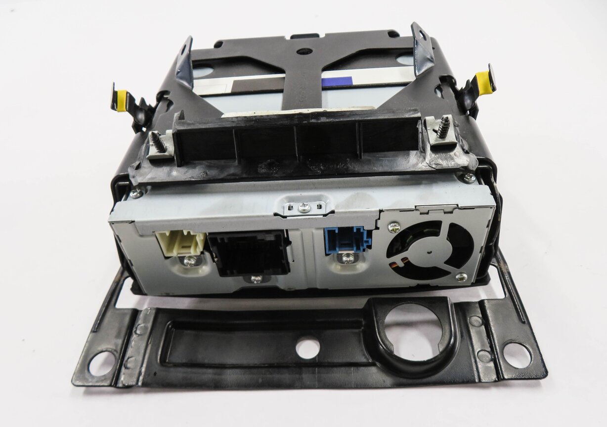 Thumbnail 7: 2009 MERCEDES GL320 GL450 GL550 GLK350 ML320 ML350 ML550 - REAR DVD VIDEO PLAYER