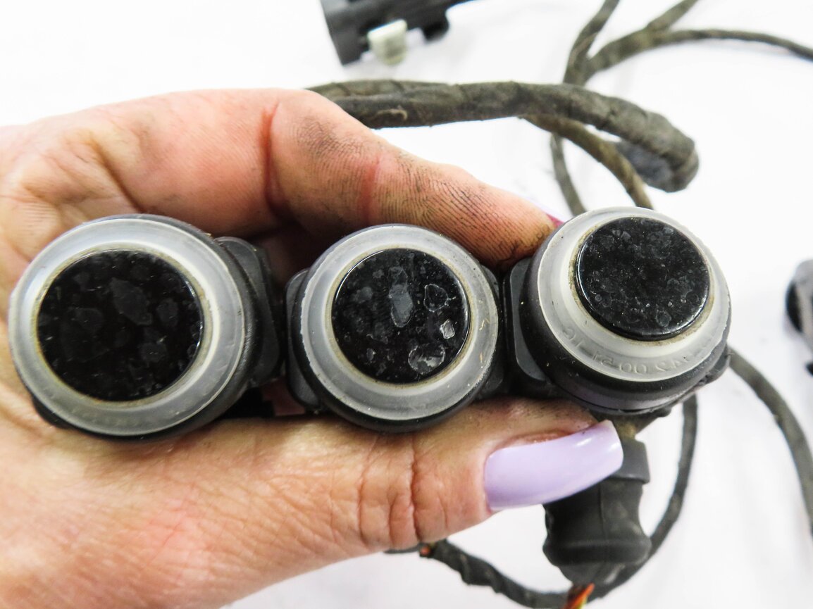 Thumbnail 5: 2009 MERCEDES GL320 (X164) FRONT PDC PARK DISTANCE SENSOR SET w/ HARNESS (BLACK)
