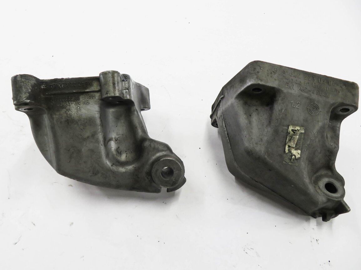 Thumbnail 6: 2009 MERCEDES GL320 (X164) 3.0L OM642 DIESEL ENGINE MOTOR MOUNT BRACKET SET-2