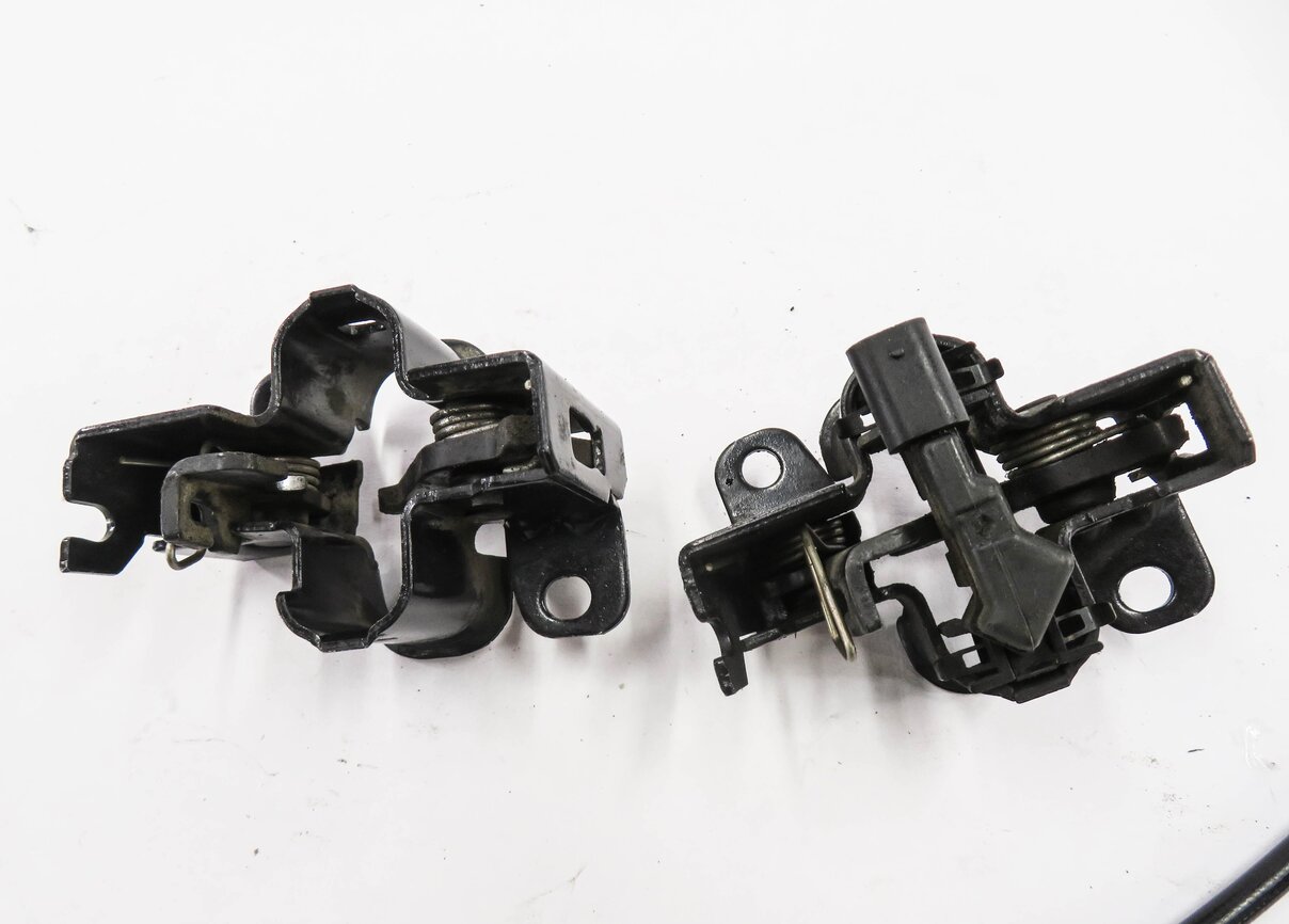 Thumbnail 5: 2009 MERCEDES GL320 (X164) FRONT LEFT & RIGHT LOWER HOOD LOCK LATCH SET w/ CABLE