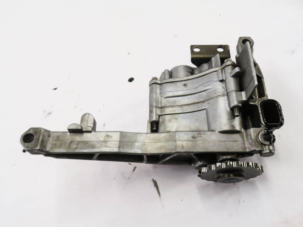 Thumbnail 5: 2009 MERCEDES GL320 (X164) 3.0L OM642 DIESEL ENGINE - OIL PUMP