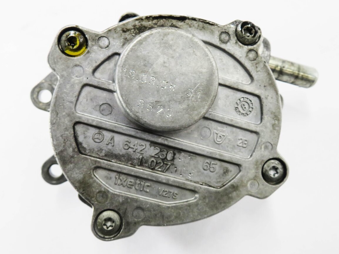 Thumbnail 6: 08-13 MERCEDES E320 E350 GL320 GL350 ML320 ML350 R350 - 3.0L DIESEL VACUUM PUMP