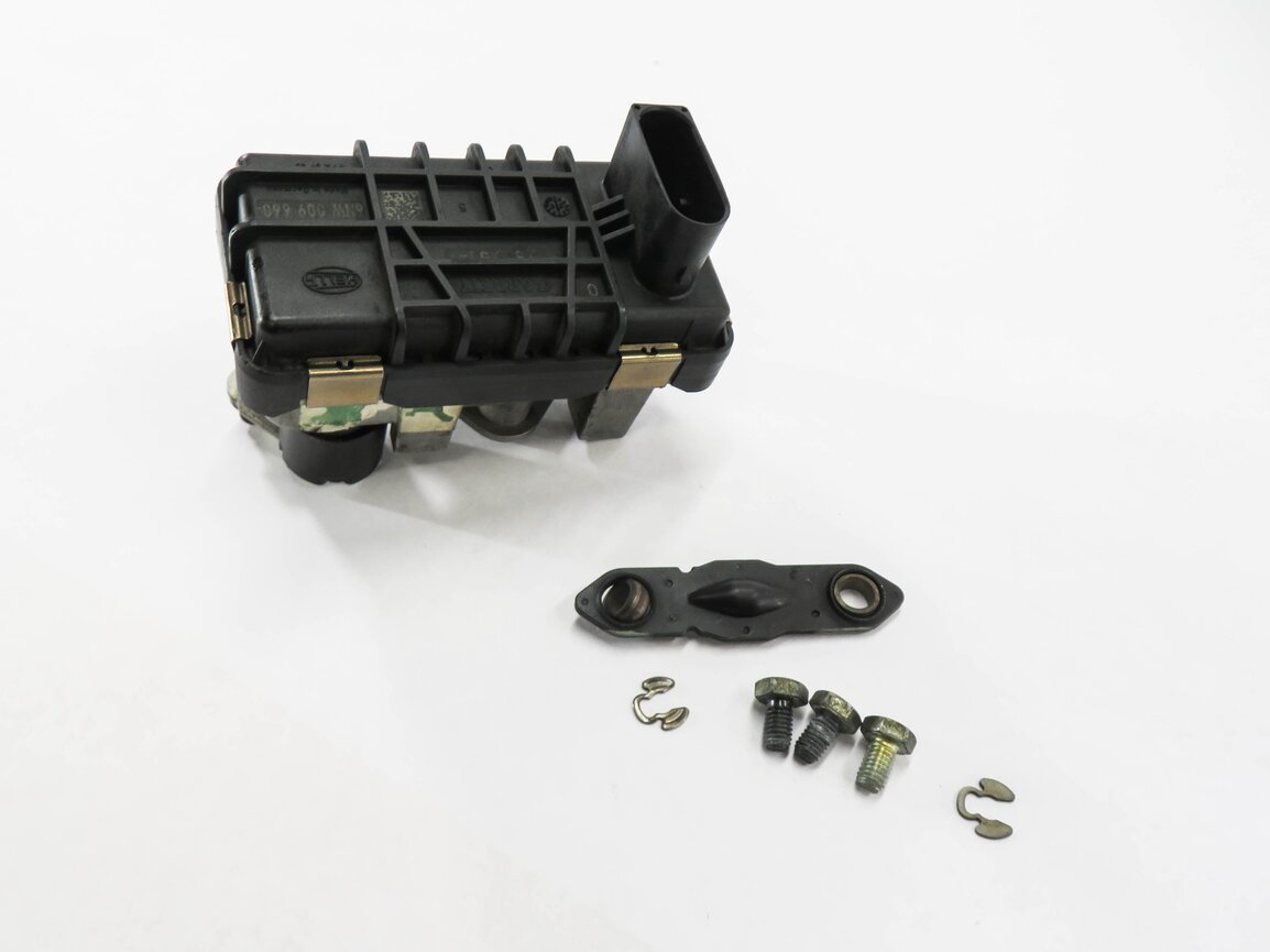 Thumbnail 2: 2009 MERCEDES GL320 (X164) 3.0L OM642 DIESEL ENGINE TURBOCHARGER ACTUATOR MOTOR
