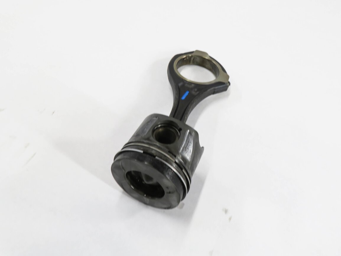 2007-2009 MERCEDES E320 GL320 ML320 (W164 W211 X164) DIESEL - LEFT PISTON w/ ROD