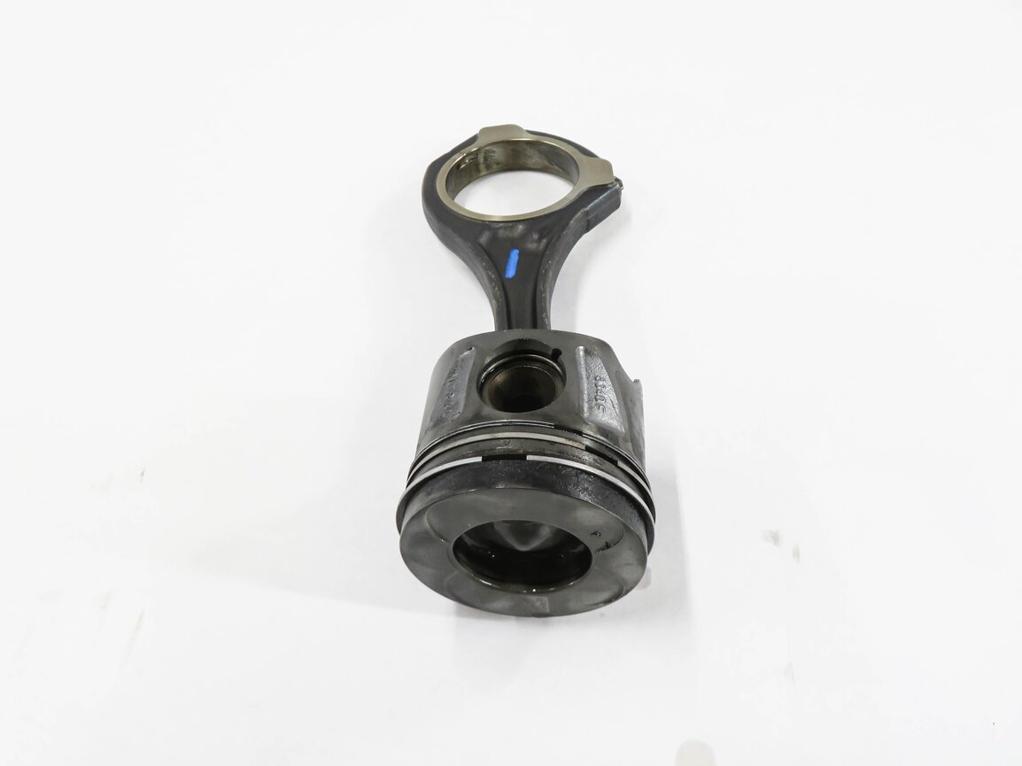 Thumbnail 2: 2007-2009 MERCEDES E320 GL320 ML320 (W164 W211 X164) DIESEL - LEFT PISTON w/ ROD