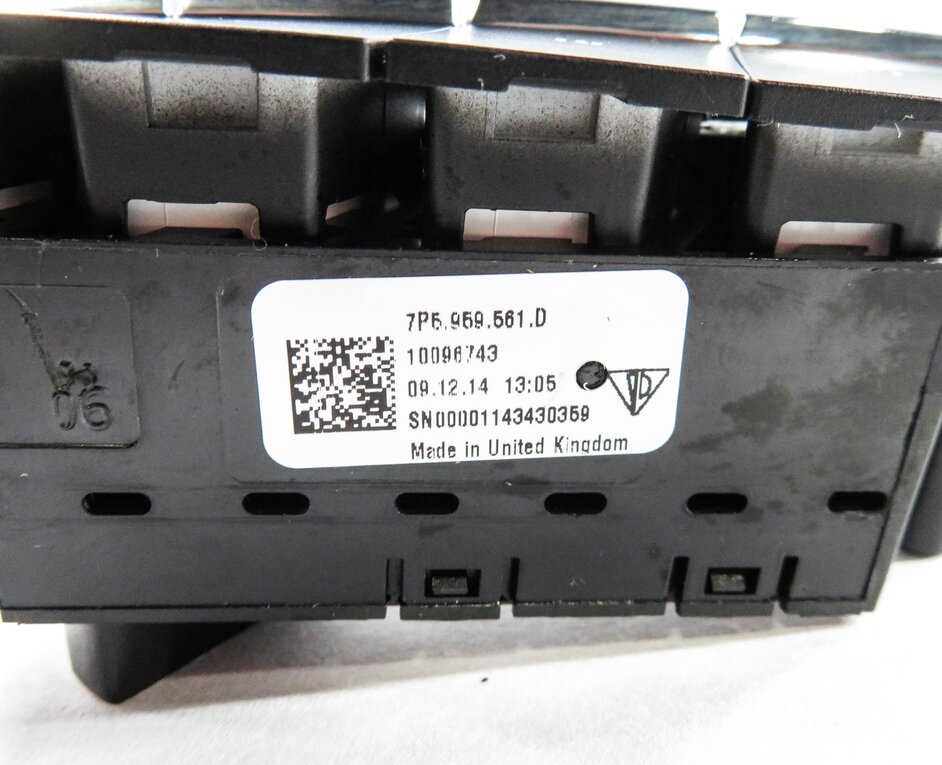 Thumbnail 4: 2016 PORSCHE CAYENNE (958) RIGHT FRONT PASSENGER MEMORY SEAT POSITION SWITCH