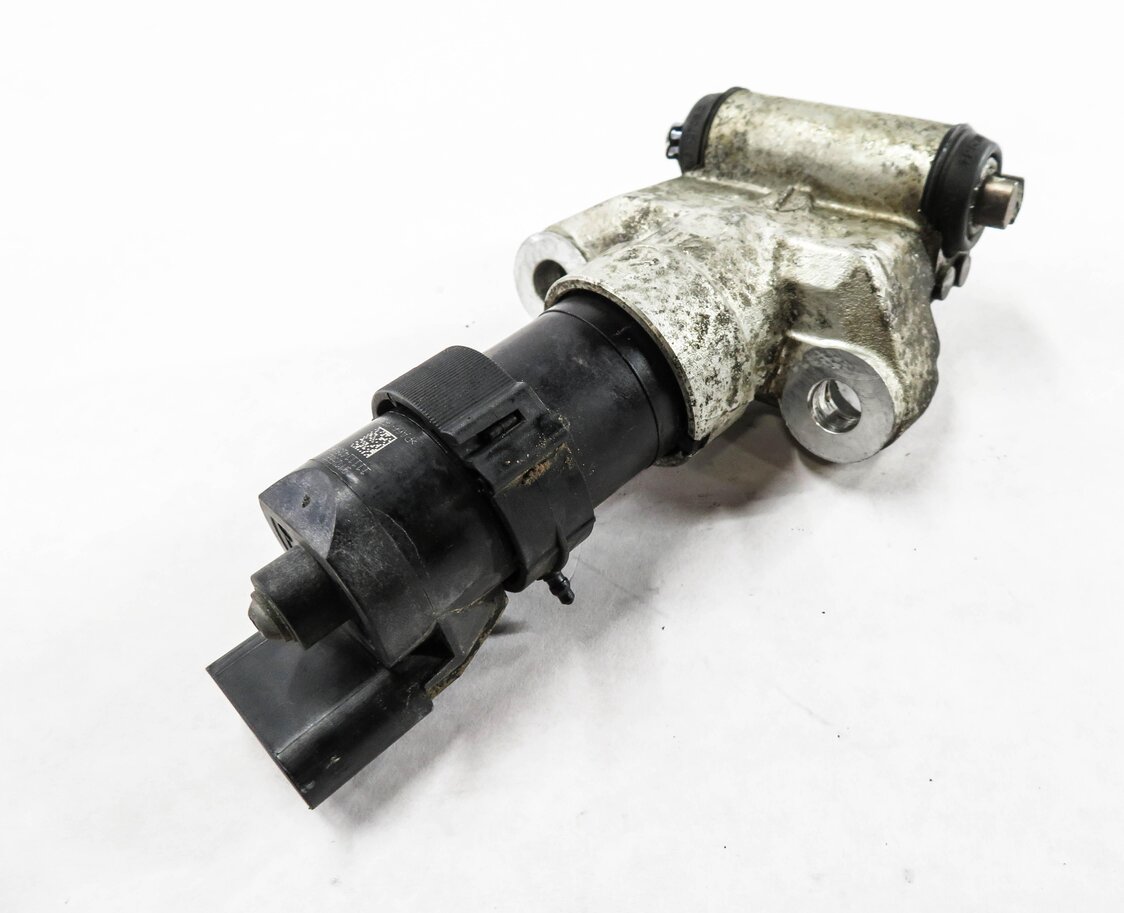 Thumbnail 2: 2016 PORSCHE CAYENNE (958) RIGHT PASSENGER REAR PARKING BRAKE ACTUATOR MOTOR