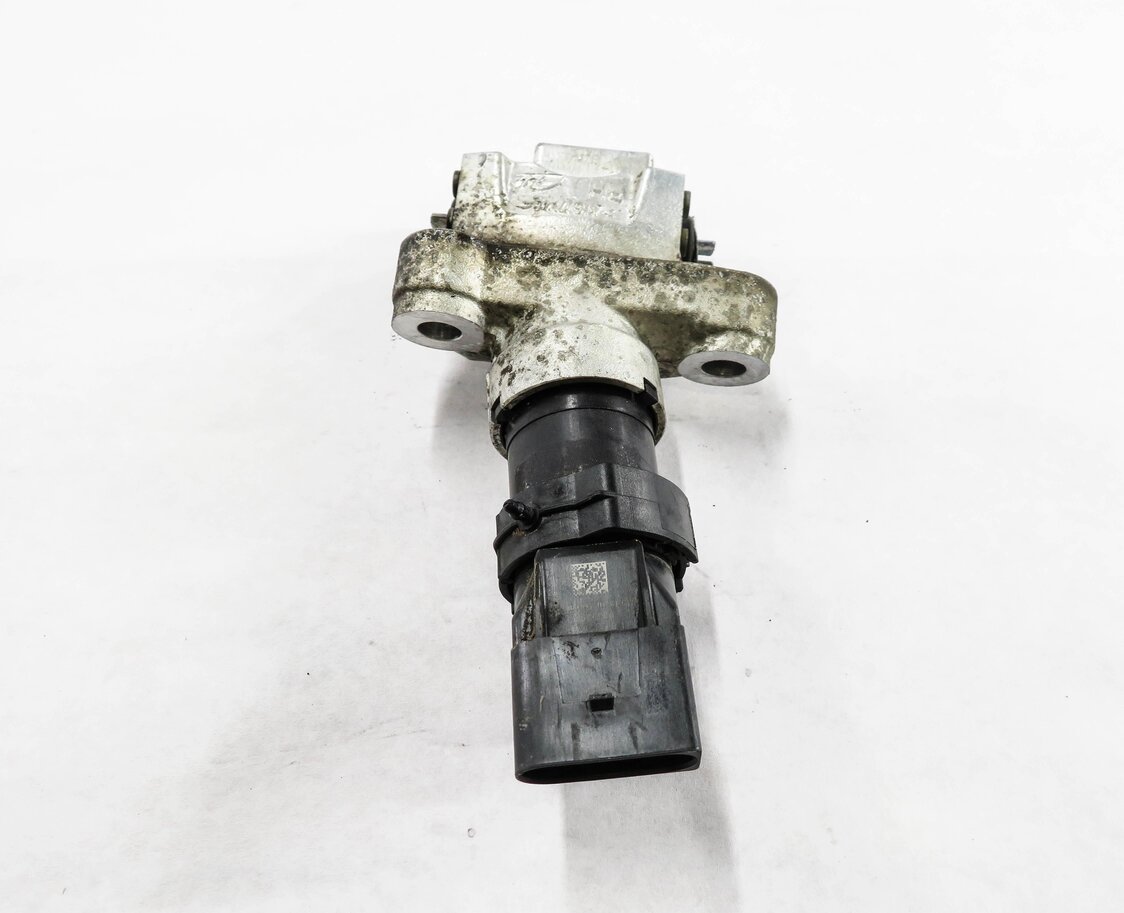 Thumbnail 4: 2016 PORSCHE CAYENNE (958) RIGHT PASSENGER REAR PARKING BRAKE ACTUATOR MOTOR