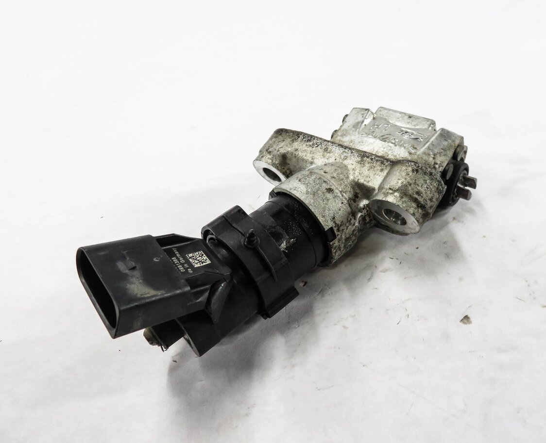 Thumbnail 2: 2016 PORSCHE CAYENNE (958) LEFT DRIVER REAR PARKING BRAKE ACTUATOR MOTOR