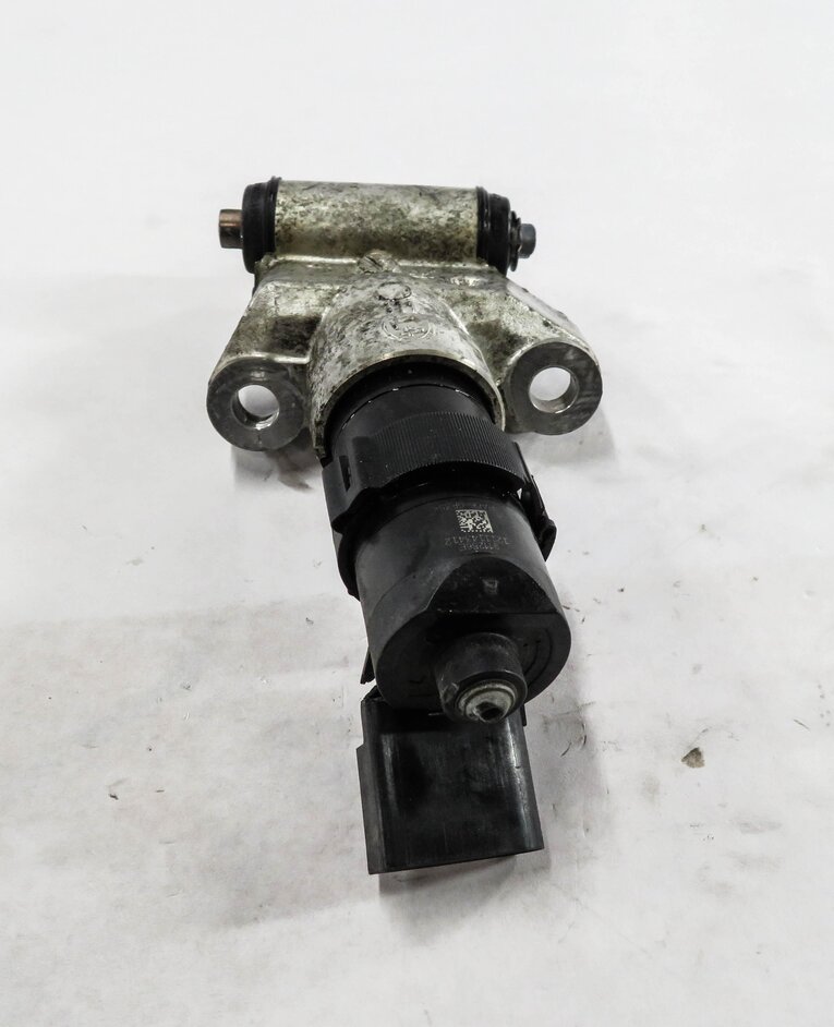 Thumbnail 3: 2016 PORSCHE CAYENNE (958) LEFT DRIVER REAR PARKING BRAKE ACTUATOR MOTOR