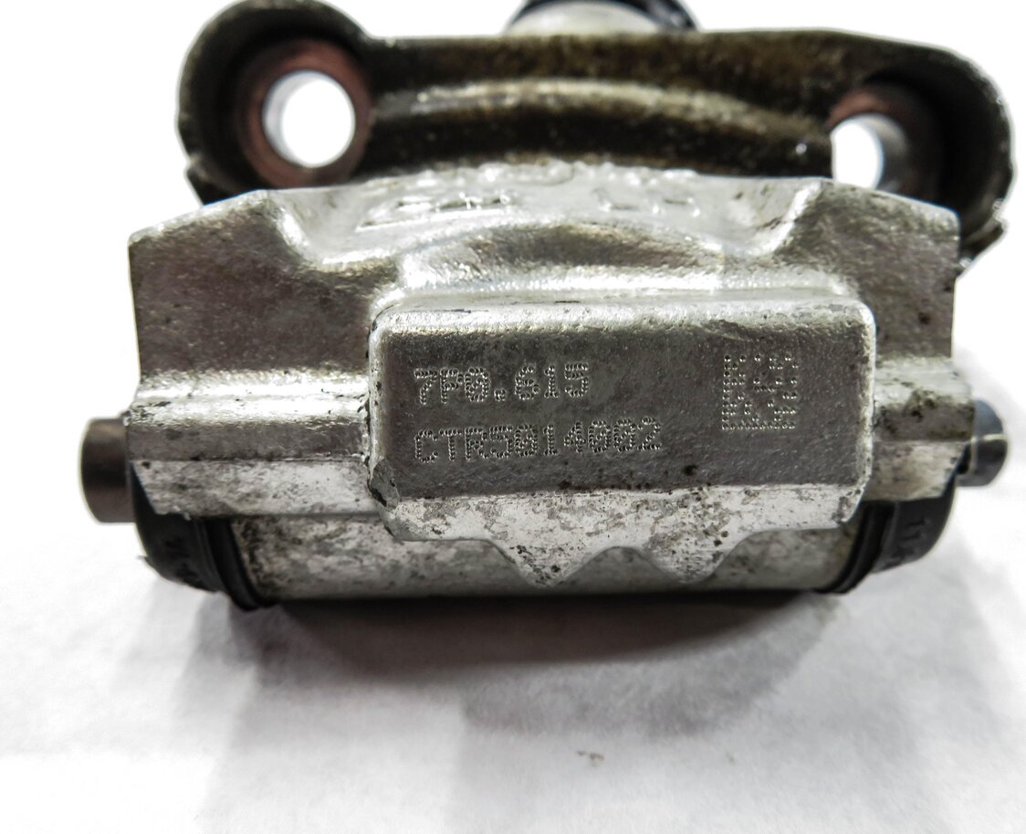Thumbnail 6: 2016 PORSCHE CAYENNE (958) LEFT DRIVER REAR PARKING BRAKE ACTUATOR MOTOR