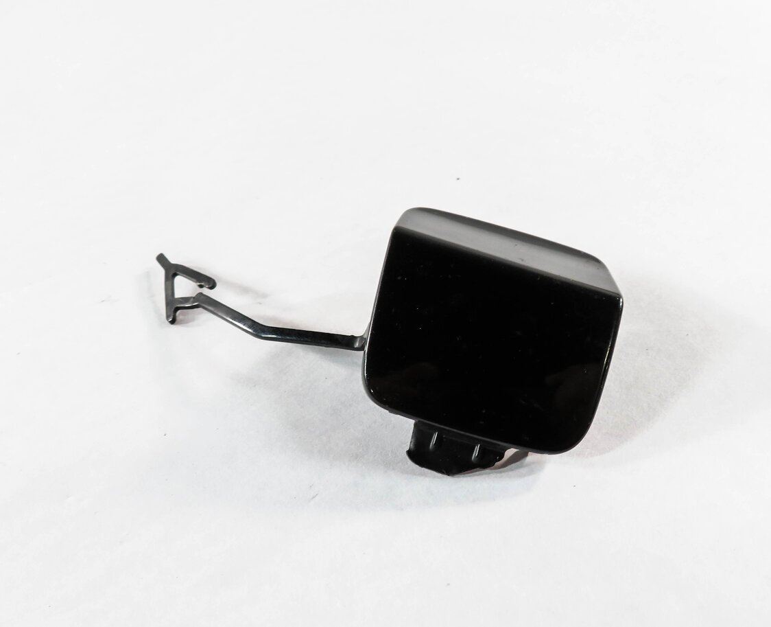 2016 PORSCHE CAYENNE (958) RIGHT PASSENGER REAR TOW HOOK COVER TRIM (BLACK)