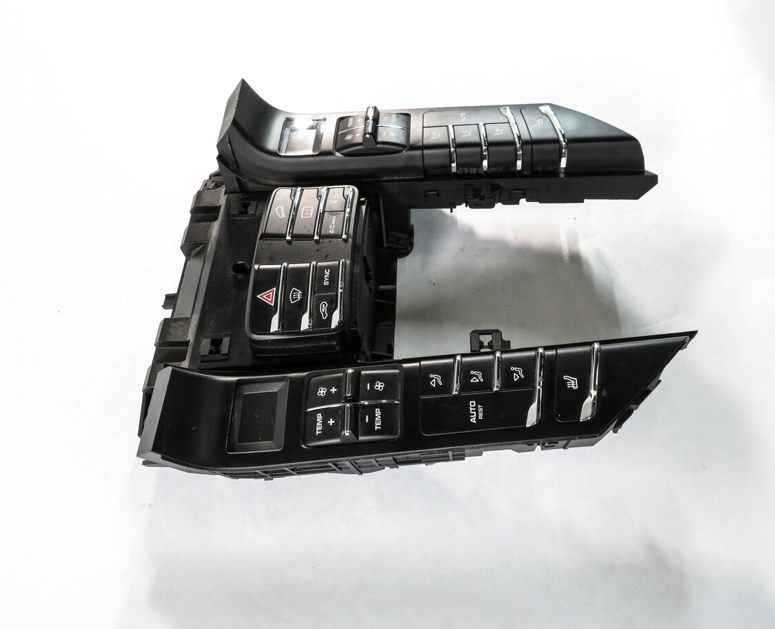 Thumbnail 3: 2011-2018 PORSCHE CAYENNE (958) FRONT HEATER A/C TEMPERATURE CONTROL PANEL
