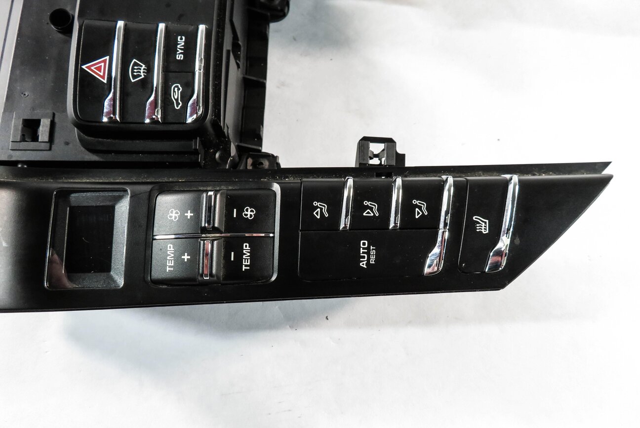 Thumbnail 7: 2011-2018 PORSCHE CAYENNE (958) FRONT HEATER A/C TEMPERATURE CONTROL PANEL