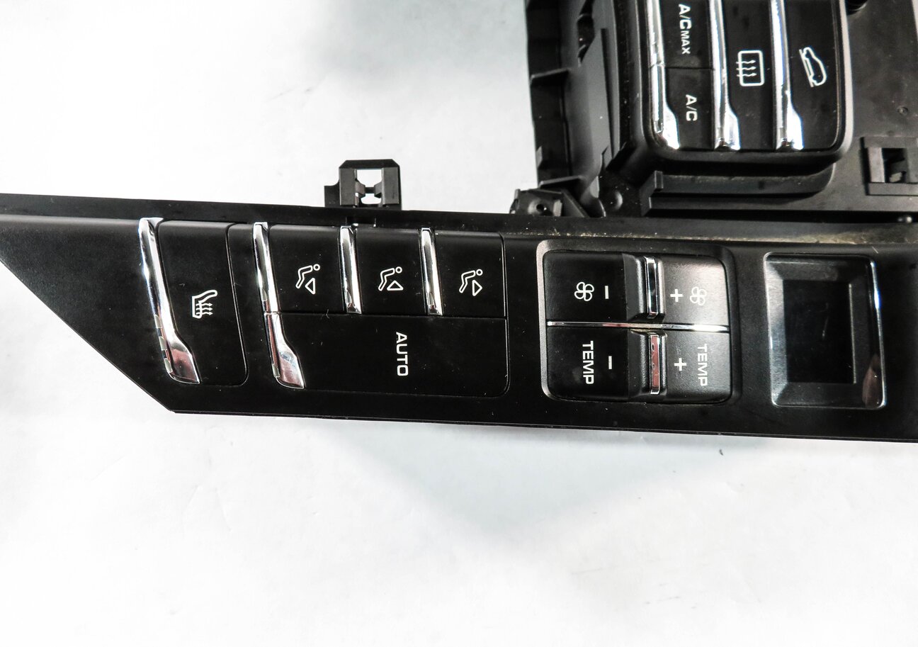 Thumbnail 8: 2011-2018 PORSCHE CAYENNE (958) FRONT HEATER A/C TEMPERATURE CONTROL PANEL