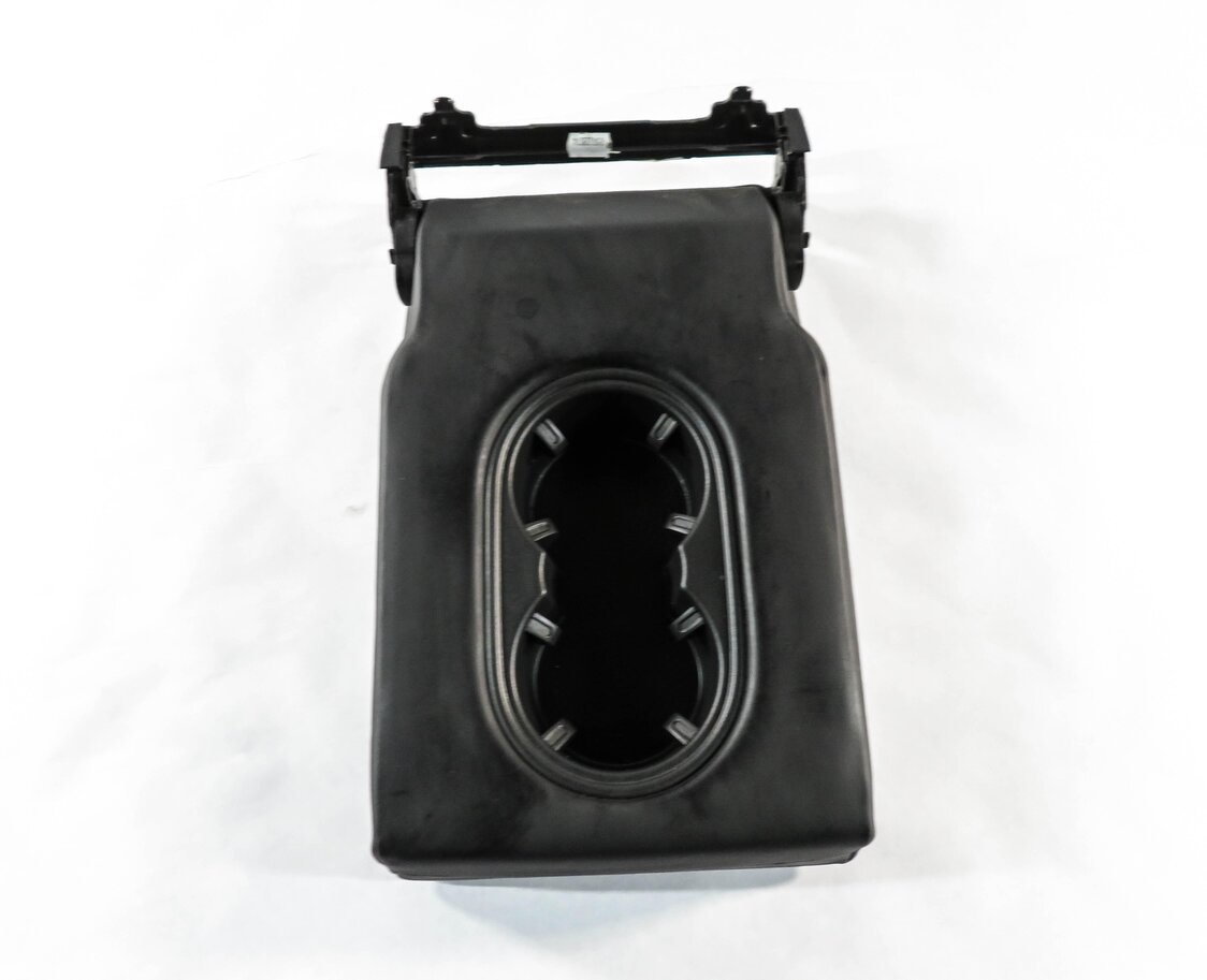 Thumbnail 3: 2016 PORSCHE CAYENNE (958) REAR SEAT CUP HOLDER ARMREST (BLACK LEATHER)