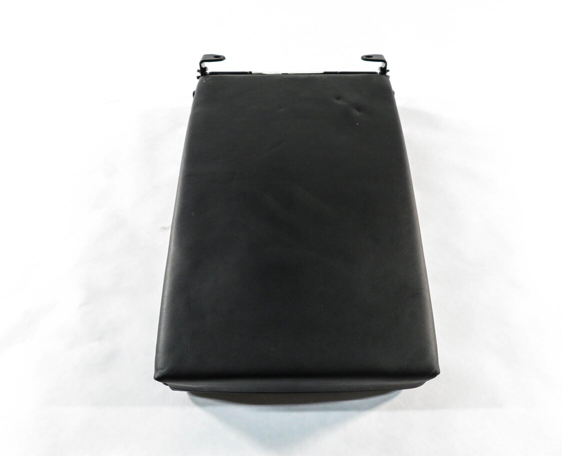 Thumbnail 4: 2016 PORSCHE CAYENNE (958) REAR SEAT CUP HOLDER ARMREST (BLACK LEATHER)