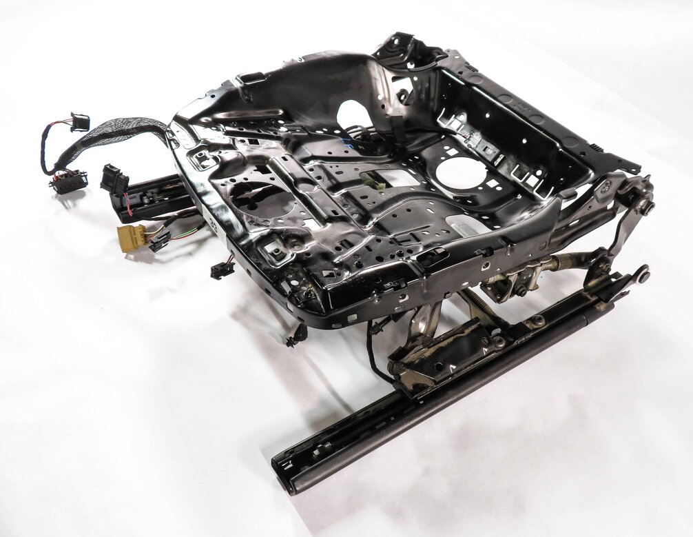 Thumbnail 2: 2015-2016 PORSCHE CAYENNE (958) DRIVER - COMFORT SEAT TRACK w/ MOTORS (MEMORY)