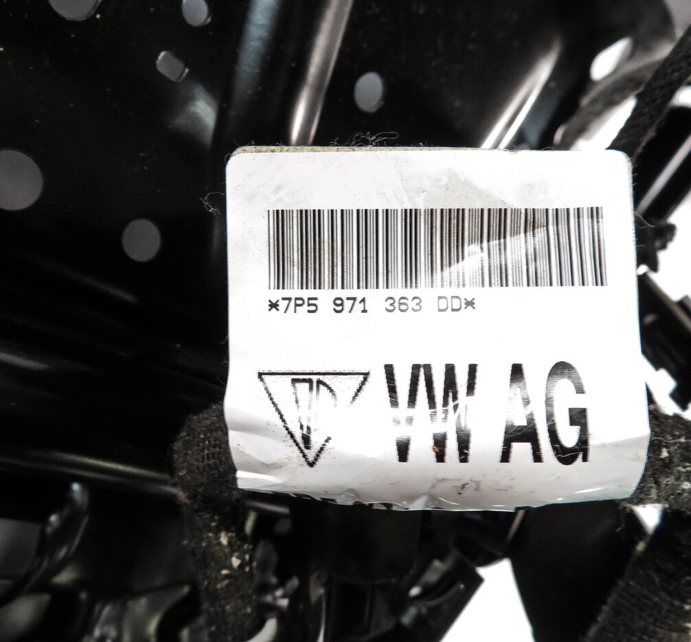 Thumbnail 6: 2015-2016 PORSCHE CAYENNE (958) DRIVER - COMFORT SEAT TRACK w/ MOTORS (MEMORY)
