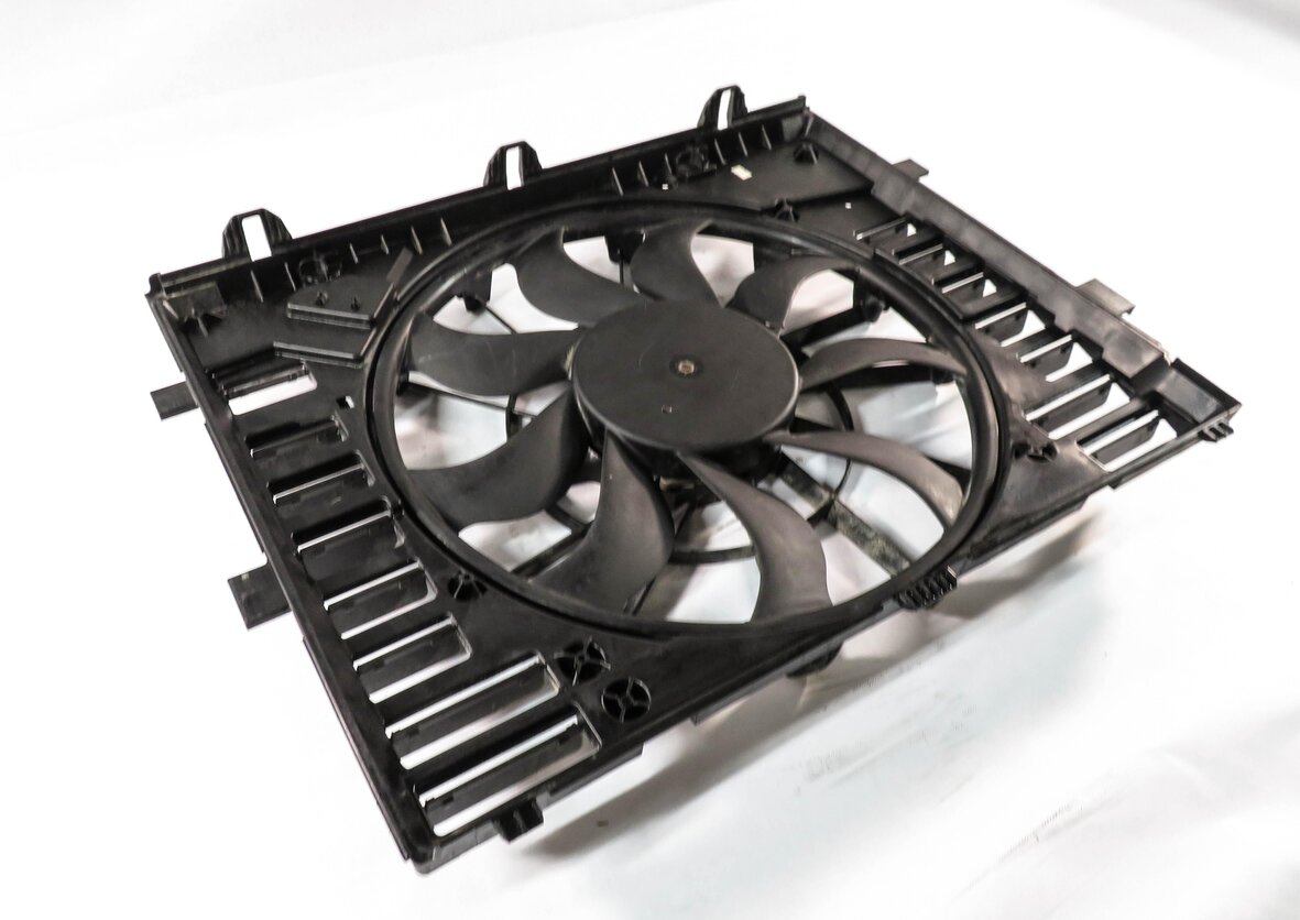 2015-2018 PORSCHE CAYENNE (958) 3.6L TURBO - RADIATOR COOLING FAN ASSEMBLY