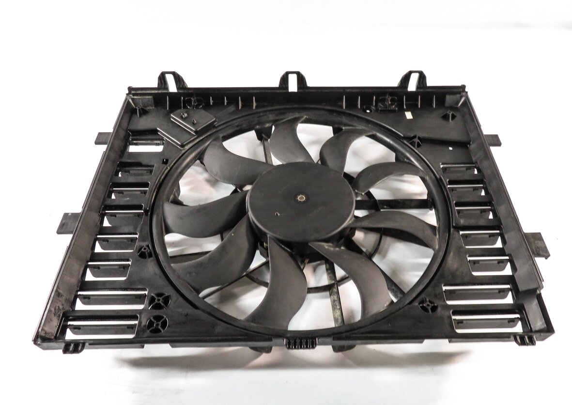 Thumbnail 3: 2015-2018 PORSCHE CAYENNE (958) 3.6L TURBO - RADIATOR COOLING FAN ASSEMBLY