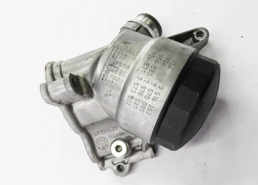 Thumbnail 3: 2014 BMW 428i (F32) 2.0L N20 ENGINE - OIL FILTER HOUSING w/ CAP