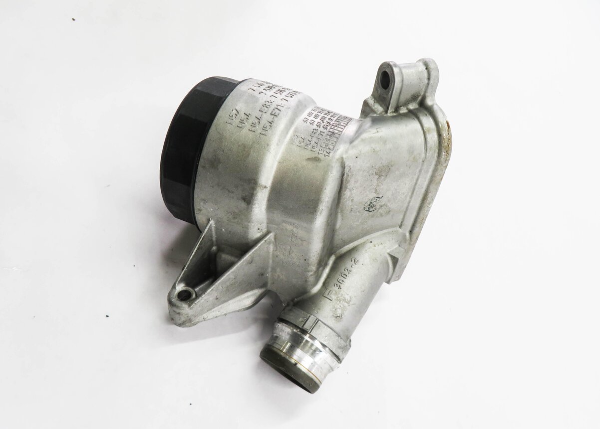Thumbnail 4: 2014 BMW 428i (F32) 2.0L N20 ENGINE - OIL FILTER HOUSING w/ CAP