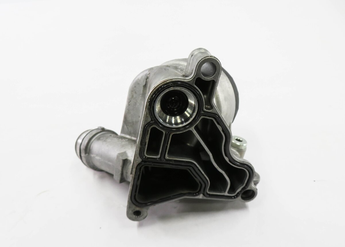 Thumbnail 5: 2014 BMW 428i (F32) 2.0L N20 ENGINE - OIL FILTER HOUSING w/ CAP