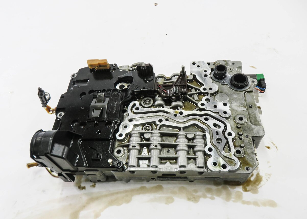Thumbnail 5: 14-16 BMW 228i 328i 428i 528i (F22 F30 F32 F10) 8HP-45 TRANSMISSION VALVE BODY