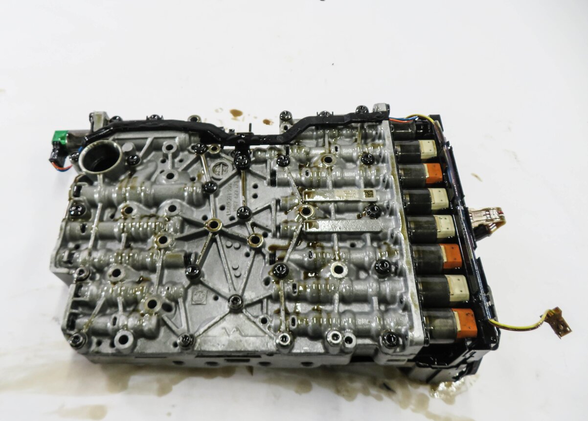 Thumbnail 7: 14-16 BMW 228i 328i 428i 528i (F22 F30 F32 F10) 8HP-45 TRANSMISSION VALVE BODY