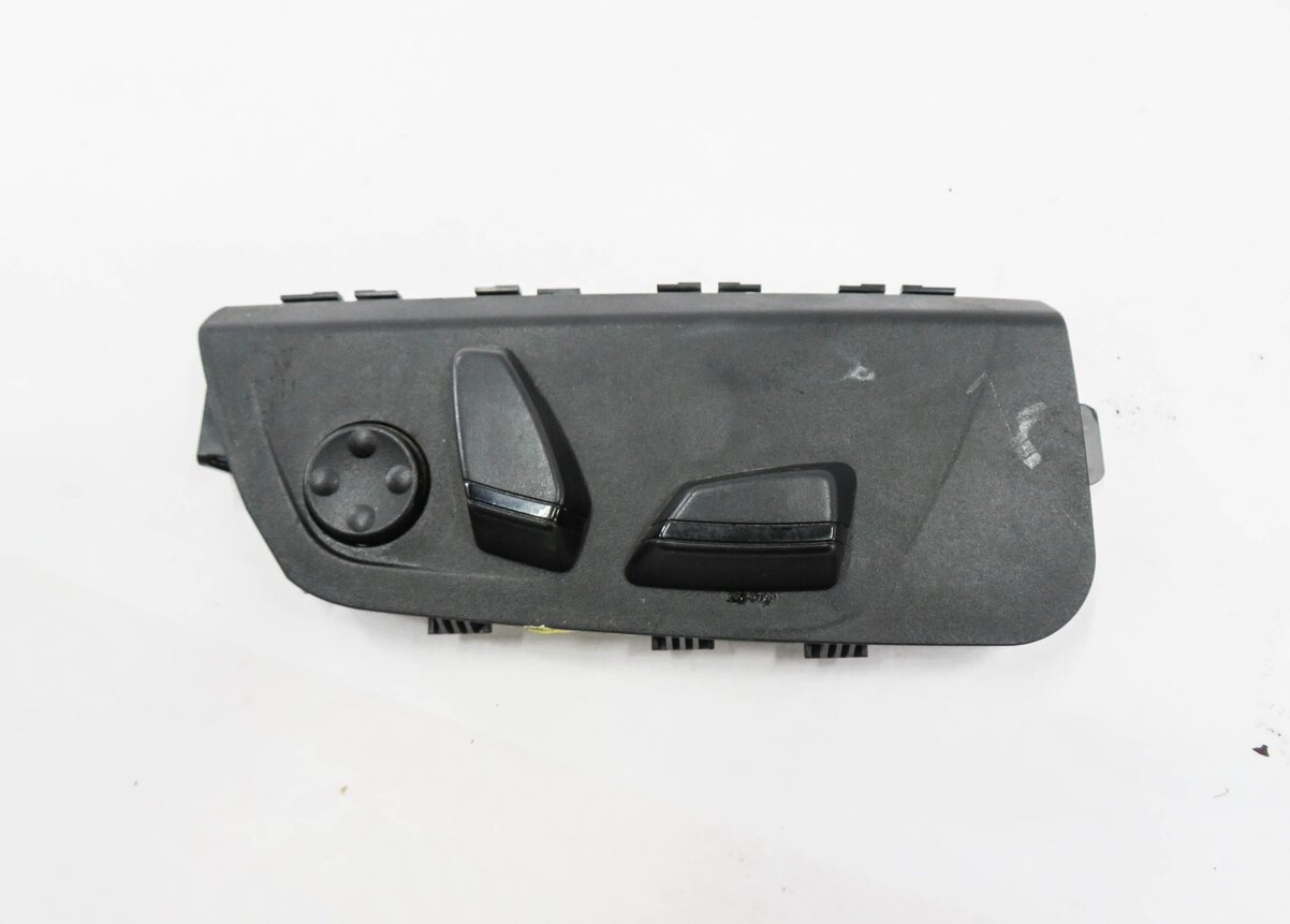 Thumbnail 2: 2014 BMW 428i (F32) RIGHT FRONT PASSENGER SEAT ADJUSTMENT SWITCH BUTTON