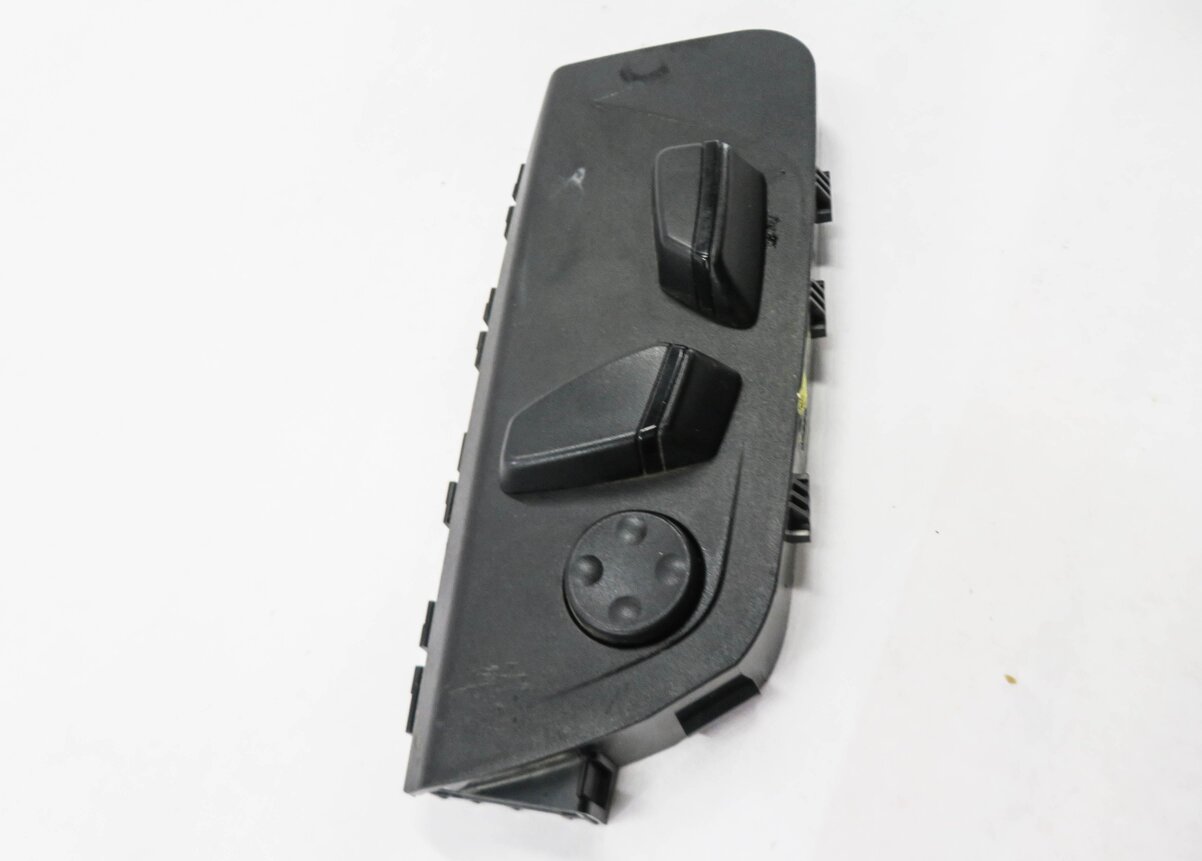 Thumbnail 3: 2014 BMW 428i (F32) RIGHT FRONT PASSENGER SEAT ADJUSTMENT SWITCH BUTTON