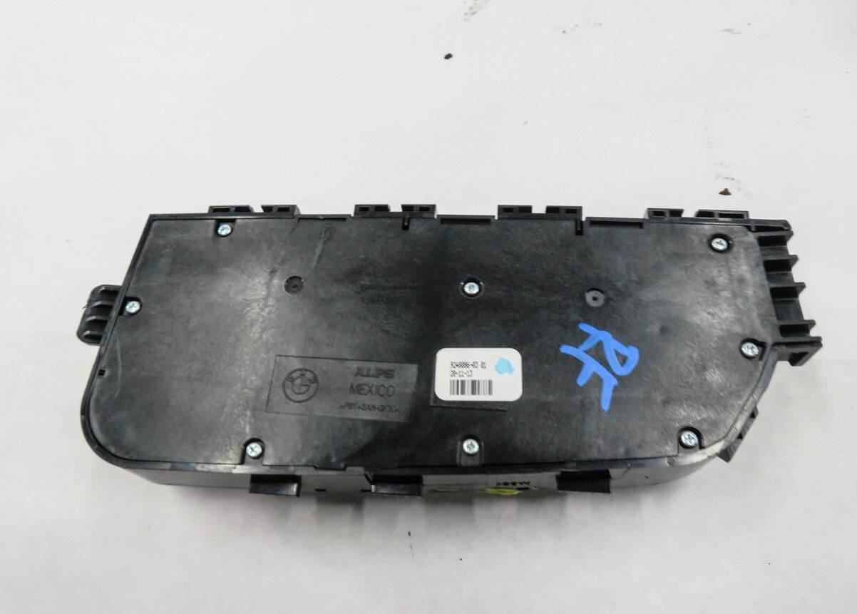 Thumbnail 6: 2014 BMW 428i (F32) RIGHT FRONT PASSENGER SEAT ADJUSTMENT SWITCH BUTTON