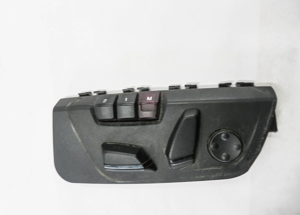 Thumbnail 2: 2014 BMW 428i (F32) LEFT FRONT DRIVER MEMORY SEAT ADJUSTMENT SWITCH BUTTON