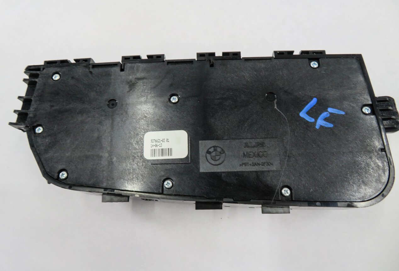 Thumbnail 6: 2014 BMW 428i (F32) LEFT FRONT DRIVER MEMORY SEAT ADJUSTMENT SWITCH BUTTON