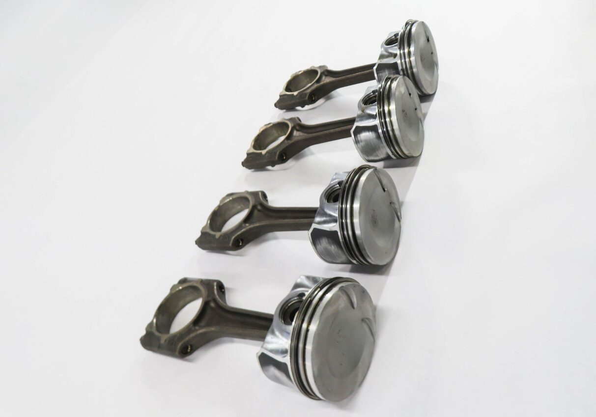 Thumbnail 3: 11-18 VW / AUDI - A3 A4 A5 A6 Q5 TT BEETLE JETTA TIGUAN - 2.0L TURBO PISTON SET