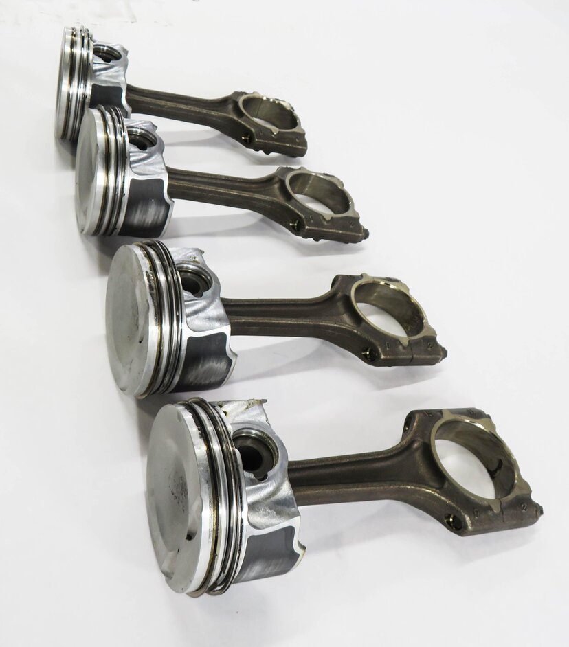Thumbnail 4: 11-18 VW / AUDI - A3 A4 A5 A6 Q5 TT BEETLE JETTA TIGUAN - 2.0L TURBO PISTON SET