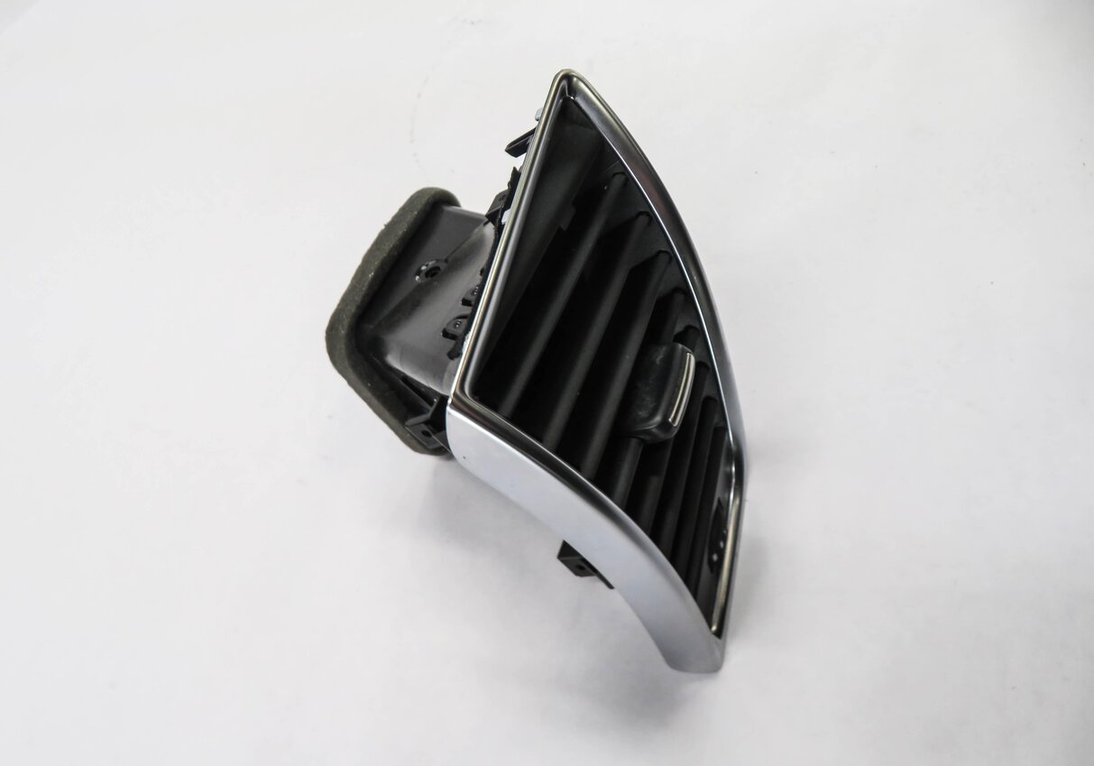 Thumbnail 3: 2012 AUDI Q5 (B8 8R) LEFT FRONT DRIVER DASH HEATER A/C AIR VENT