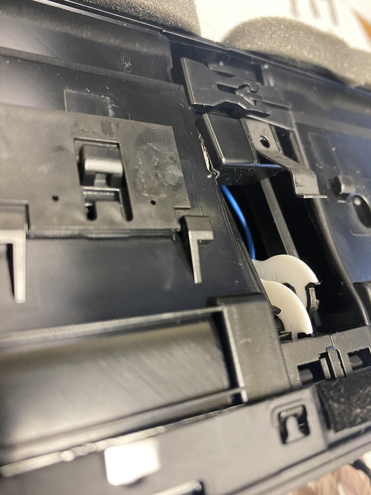 Thumbnail 8: 2012 AUDI Q5 (B8 8R) FRONT CENTER DASH HEATER A/C AIR VENT