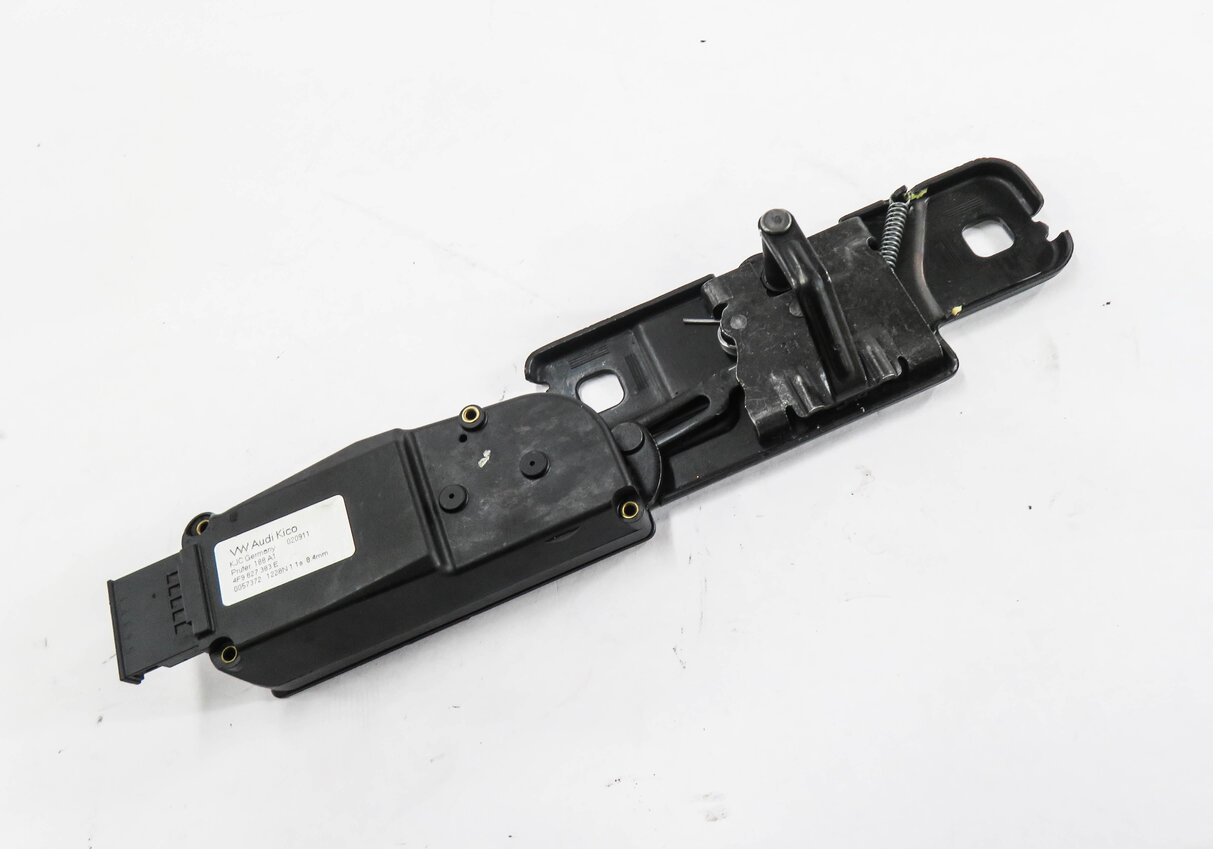 2012 AUDI Q5 (B8 8R) REAR TRUNK LOCK LATCH ACTUATOR MOTOR STRIKER PLATE