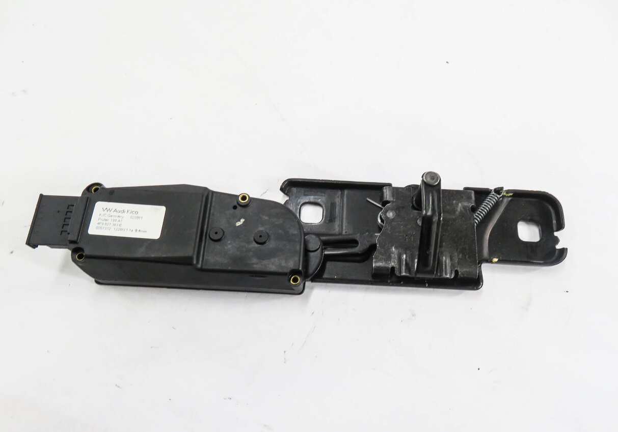 Thumbnail 2: 2012 AUDI Q5 (B8 8R) REAR TRUNK LOCK LATCH ACTUATOR MOTOR STRIKER PLATE