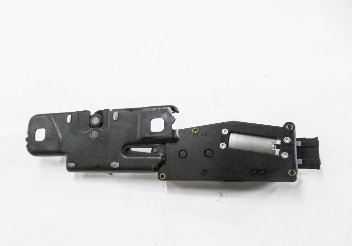 Thumbnail 6: 2012 AUDI Q5 (B8 8R) REAR TRUNK LOCK LATCH ACTUATOR MOTOR STRIKER PLATE