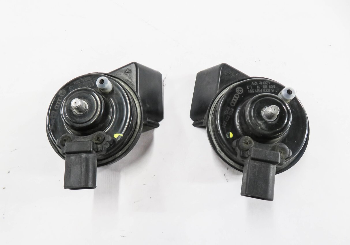 Thumbnail 5: 08-17 AUDI A4 A5 S4 S5 Q5 (B8 8K 8R 8T) HIGH & LOW TONE NOTE SAFETY HORN SET