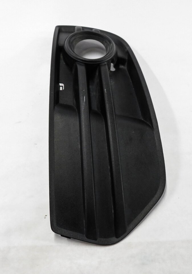 Thumbnail 4: 2009-2012 AUDI Q5 (B8 8R) LEFT FRONT DRIVER FOGLIGHT GRILLE TRIM