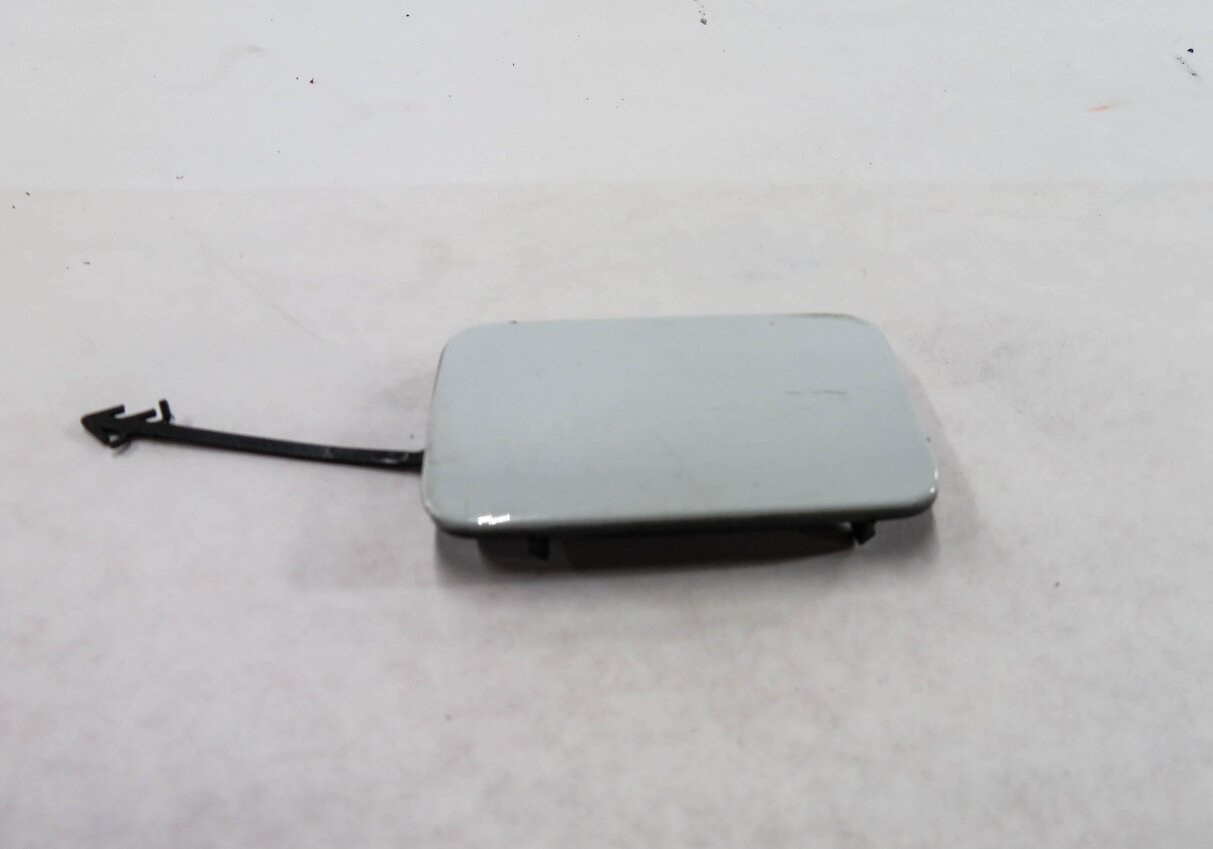 2012 AUDI Q5 (B8 8R) LEFT DRIVER REAR TOWING EYE TOW HOOK COVER TRIM (WHITE)