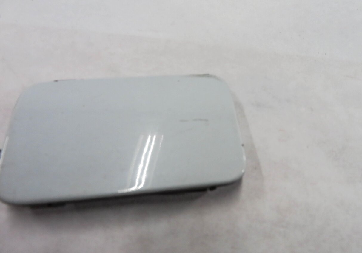 Thumbnail 6: 2012 AUDI Q5 (B8 8R) LEFT DRIVER REAR TOWING EYE TOW HOOK COVER TRIM (WHITE)