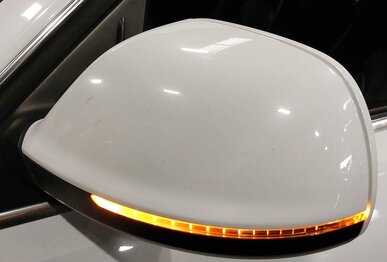Thumbnail 2: 09-14 AUDI Q5 (8R) LEFT P-FOLD HEAT AUTODIM MEMORY DOOR MIRROR w/ LIGHT (WHITE)