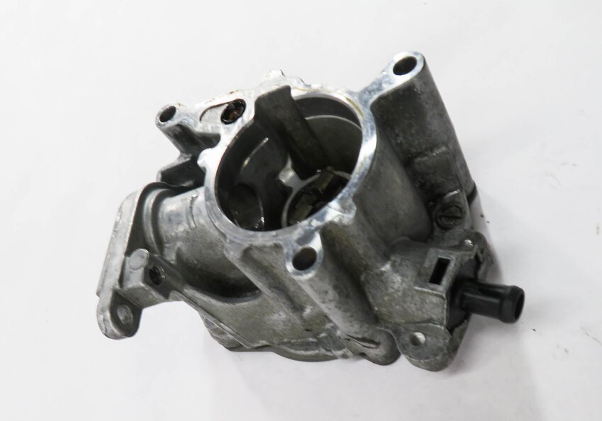 Thumbnail 4: 2012 AUDI Q5 (B8 8R) 2.0L CAEB TURBO ENGINE - BRAKE VACUUM PUMP