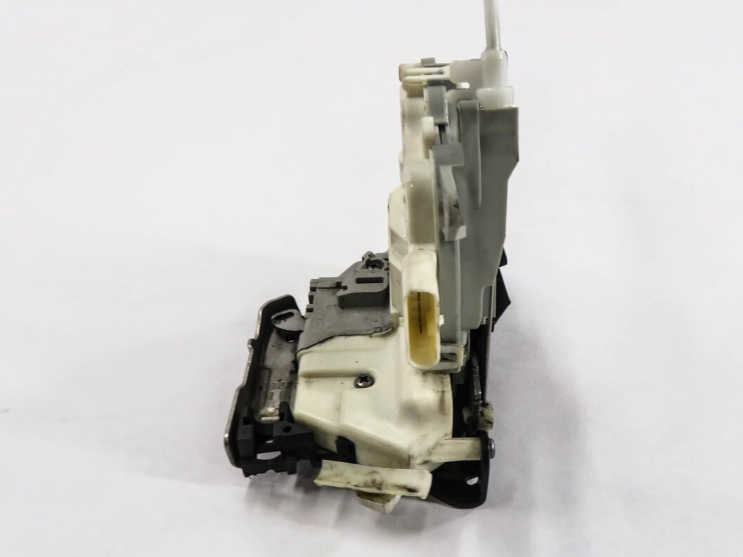 Thumbnail 3: 2010-2019 AUDI / PORSCHE A4 S4 A5 S5 A6 Q3 Q5 Q7 TT 911 - RIGHT FRONT DOOR LATCH
